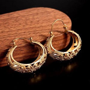 インドの伝統　ゴールドピアス　ゴンドラ