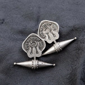 シルバーメタルピアス　ヴィンテージコイン