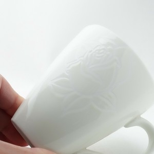 プレシャス　波佐見焼　マグカップ　バラ柄　磁器　おしゃれ