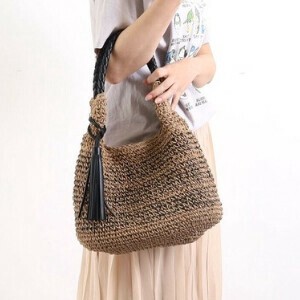★【COOCO クーコ】タッセル付ラメボーダーペーパーカゴバッグ　SALE
