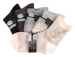 【Guilleretクルーソックス】　小さいサイズ　スパイラルリブ＆薔薇　　抗菌防臭シルク混　小寸