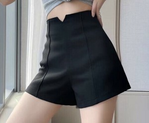 ハイウエストVカットショートパンツ