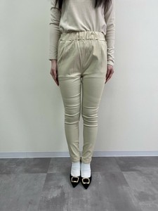 テーパードパンツ
