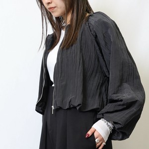 ショート丈　袖ボリュームジャケット