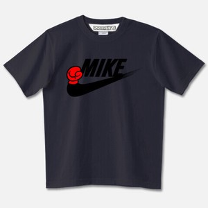MIKE スラッシュ ロゴ　RED　スタンダードシルエットTシャツ　ブラックボディ【 インクジェット 】