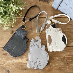 人気☆即納【人気のねこちゃんダイカット・伸びるリール付き】〜にゃ〜にゃ〜ねこパスケース〜2025