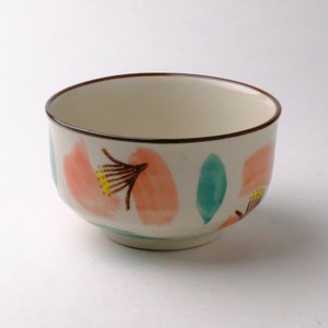 赤い花　抹茶碗　瀬戸焼（日本製）