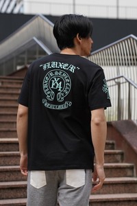 【ユニセックス】46008【LUXE/R】総刺繡フオースシュー柄　Tシャツ（RMS）