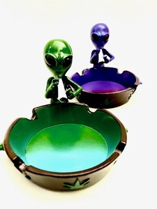 宇宙人 エイリアン 灰皿/Ashtray/小物入れ  鍵入れ アクセサリー置き インテリア/おもしろ雑貨 プレゼント