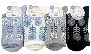 【春夏新作】【小さめ22-24cm】婦人花柄ストライプゆったりクルーソックス