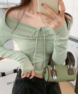 T-shirt Front Ribbon Cropped Off-The-Shoulder Short Length