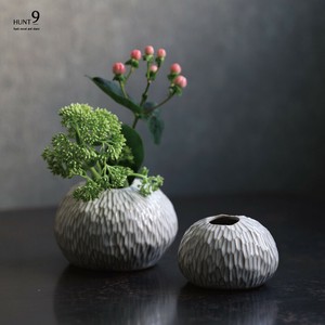 細やかな模様が魅せる洗練の曲線【Bohumila】