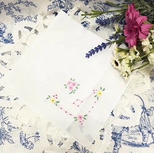 フランス直輸入　刺繍入りハンカチ