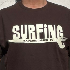 2025春夏　新商品　Tシャツ　Rainbow DRIVE-IN SURFING IS MY LIFE  ダークチョコレート