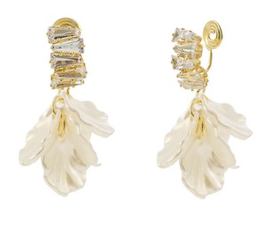 Pierced Earrings Resin Post Design Earrings Flower