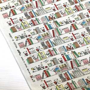 綿麻キャンバス　デジタルプリント　KDP114　本棚寝ぐせパンダ　全1色　/布　手づくり　ハンドメイド