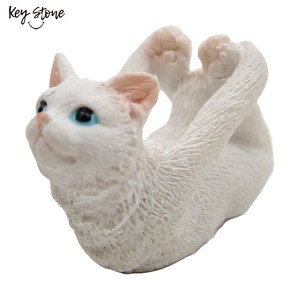Object/Ornament White-cat
