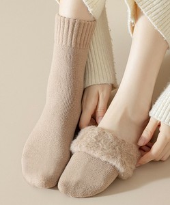 【MOSOX】ふわもこクルーソックス4色セット レディース ふわふわ シンプル 暖かい