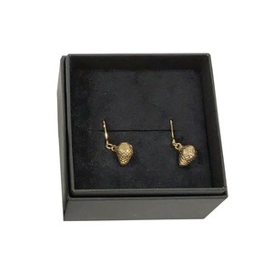 イチゴピアス 金