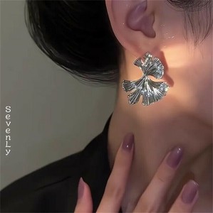 限定販売 イチョウの葉のピアス 耳飾り ピアス「2025新作」