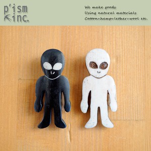 Brooch alien