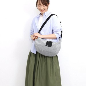 定番 人気商品【Nananoel】 nellie メタリックムーン型 ショルダーバッグ