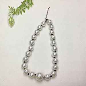 ネックレス　個性的　デザイン　パール　ホワイト