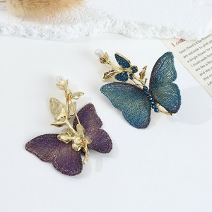 ブローチ 蝶　バタフライ butterfly 蝶々 雑貨 ブローチ 刺繍  蝶々 入学式 入園式  ブローチ キラキラ