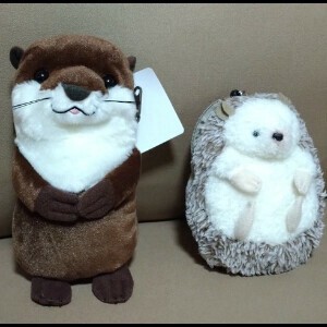 YO*NEW吉徳　どうぶつのリール付パスケース　カワウソ　ハリネズミ