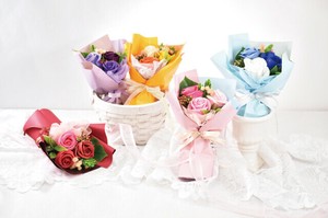 ソープフラワー　5カラーローズブーケ(5色x12箱)RD/PK/OR/BL/PU　バッグ付き　色指定不可