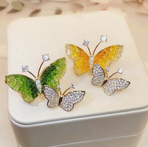 ブローチ 蝶　バタフライ butterfly おしゃれ 蝶々 雑貨  蝶々 入学式 入園式  ブローチ キラキラ