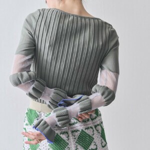 ウェーブシアースリーブニット