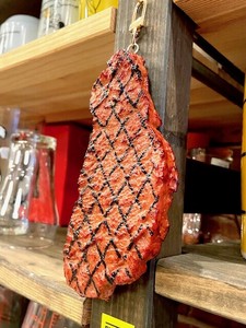 ステーキ　キーホルダー　食品