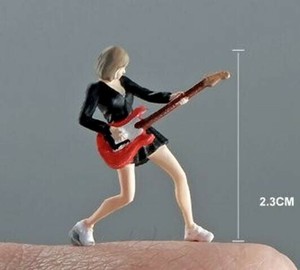 収蔵家 1/64 エレキギター女性の立ちポーズ