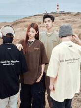 【2025新作】メンズ レディース 首元タグ付き ロゴプリント オーバーサイズTシャツ