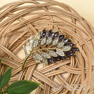 Brooch Ladies fashion Sparkle Presents Rhinestone Brooch