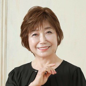 プリシラ BEAUTE 総手植えオールウィッグ ブロッサムカールショート 人毛ミックス マロンブラウン