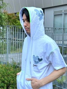 【ユニセックス】46079【LUXE/R】デニムハートダメージ柄貼り付け　プルパーカー（RMS）