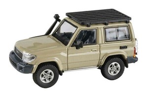 JADI B トヨタ ランドクルーザー 71 14 ショートホイールベース サンドトープ LHD 1/64スケール PA55564