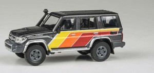 JADI B トヨタ ランドクルーザー LC 76 TRD Livery 14 RHD 1/64スケール PA66311
