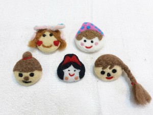 【売れ筋】フェルト・ガールズブローチ