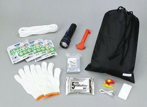 【防災セット】【持ち運び】【防災対策】【防災士監修】車載用防災セット　12点 035517