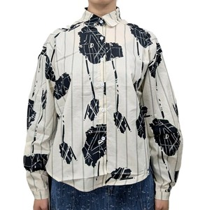 長袖シャツ　柄シャツ　ブラウス　個性的　ストライプ　ナチュラル