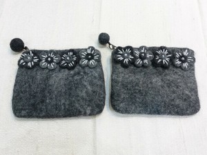 【人気商品】フェルト・四つ花 ポーチ