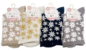 【春夏新作】【小さめ22-24cm】婦人花総柄ゆったりクルーソックス