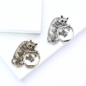 ブローチ 猫　猫 雑貨 猫 ねこ ネコ 猫グッズ おしゃれ ピンブローチ  服装  ネコ 雑貨 ブローチ キラキラ