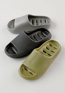 メンズ ぽってり水抜きサンダル　サンダル　ベランダ　海　プール