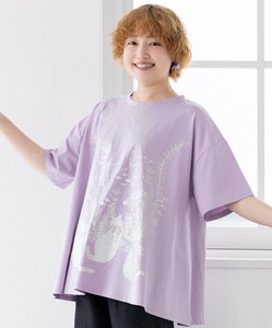 水槽を眺めるネコ柄 箔ラバープリントプルオーバー