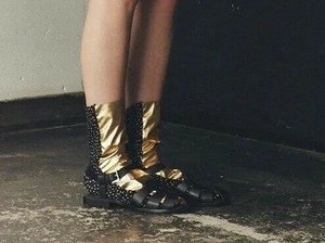 FAKUI FOIL DOT TULLE SOCKS GOLD　　箔ドットチュールソックス