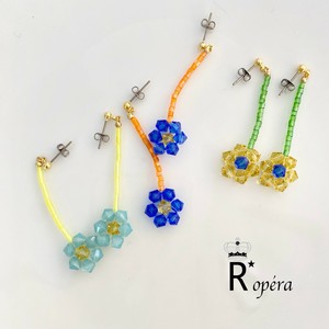 シャイニング FLOWER クリスタル ビーズ ピアス　日本製　チタン　ハンドメイド